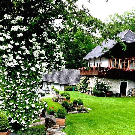 Cottage Am Waldrand Gelegen Feldkirchen in Kärnten Екстериор снимка